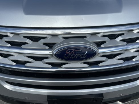 Used 2019 Ford Explorer XLT w/ Equipment Group 202A image 60