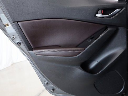 Used 2017 MAZDA MAZDA3 Touring image 21