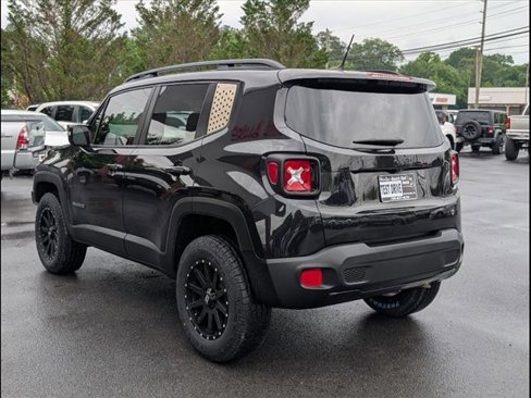 Used 2016 Jeep Renegade Latitude image 3