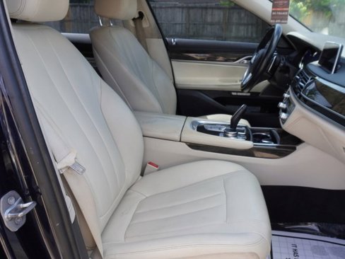 Used 2016 BMW 740i image 12