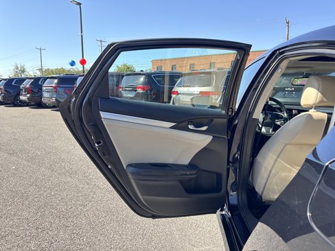 Used 2016 Honda Civic EX-L image 27