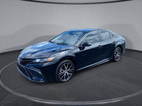 Certified 2024 Toyota Camry SE image 1