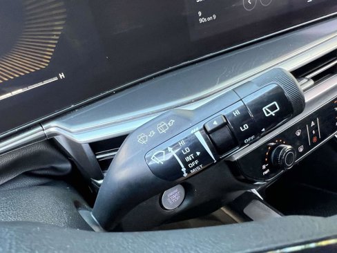 Used 2025 Kia Sorento LX image 31