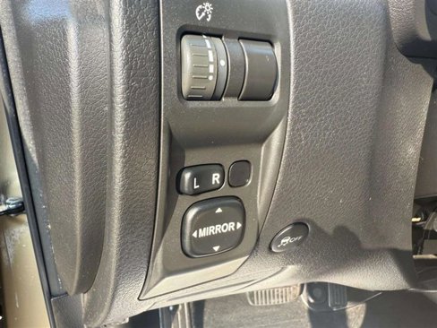 Used 2009 Subaru Forester 2.5X Limited image 32