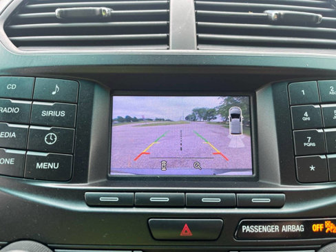Used 2017 Ford Explorer XLT image 17