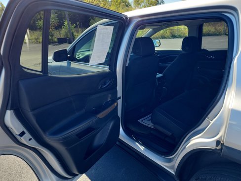 Used 2019 GMC Acadia SLE image 21