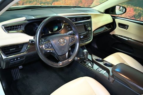 Used 2013 Toyota Avalon XLE Touring image 19