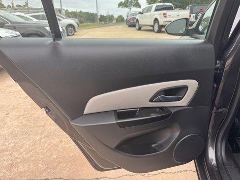 Used 2014 Chevrolet Cruze LS image 15