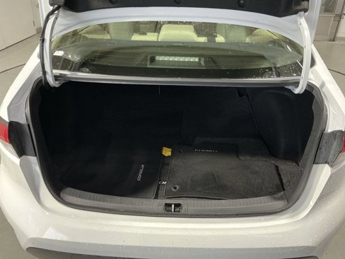 Used 2022 Toyota Corolla LE image 31