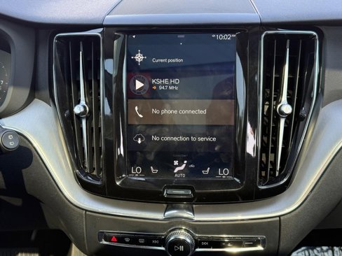 Used 2018 Volvo XC60 T6 Momentum w/ Advanced Package image 14