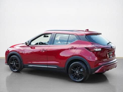 Used 2023 Nissan Kicks SR image 5