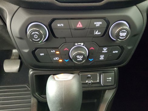 Used 2021 Jeep Renegade Sport w/ Sport Appearance Group image 18
