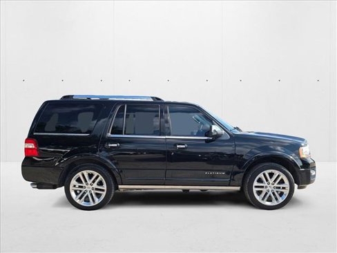 Used 2016 Ford Expedition Platinum image 4