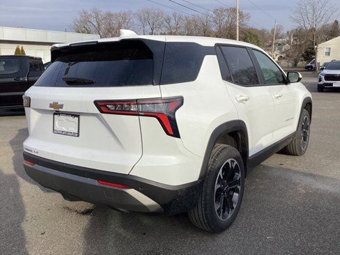 New 2025 Chevrolet Equinox LT image 2
