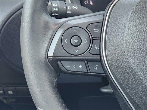 Certified 2023 Toyota Corolla Cross XLE image 28