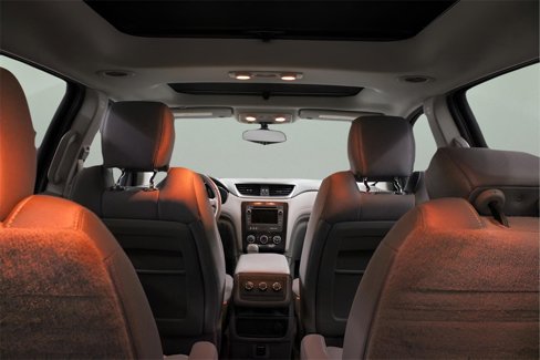 Used 2016 Chevrolet Traverse LT w/ Style and Technology Package image 2