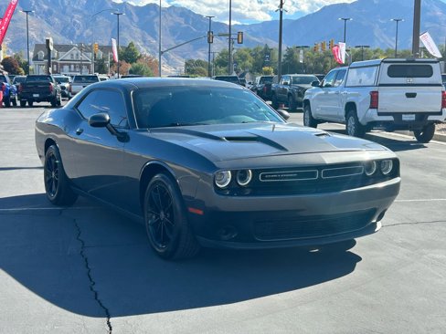Used 2016 Dodge Challenger SXT image 7