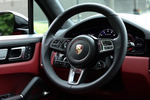 Used 2023 Porsche Cayenne Turbo S image 54