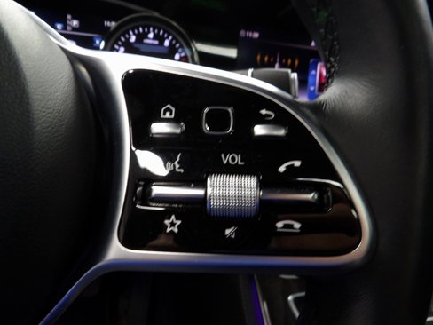Used 2019 Mercedes-Benz E 300 4MATIC image 39
