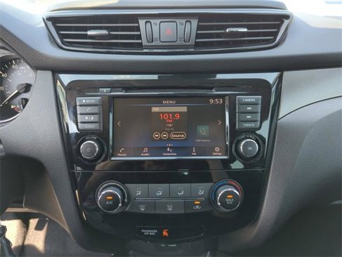 Certified 2020 Nissan Rogue Sport S image 30