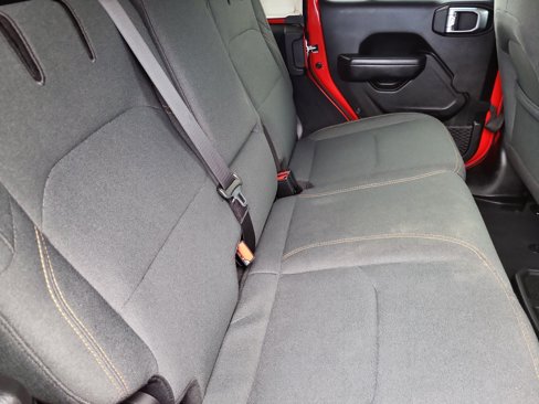 Used 2024 Jeep Wrangler Unlimited image 18