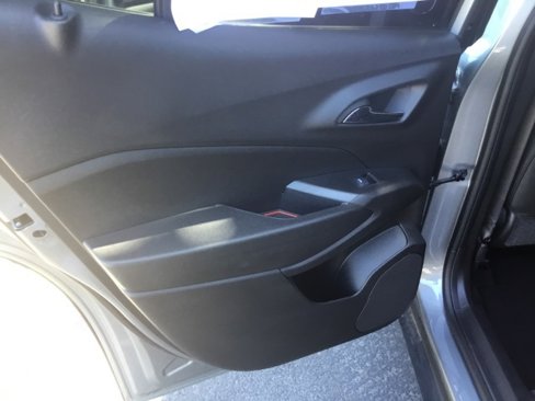 Used 2025 Chevrolet Trax RS w/ Driver Confidence Package image 21