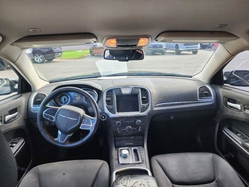 Used 2019 Chrysler 300 Touring w/ Sport Appearance Package image 12