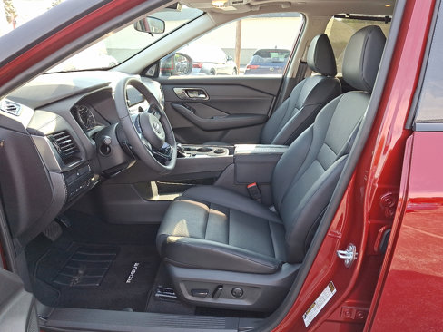 Used 2024 Nissan Rogue SV w/ SV Premium Package image 13