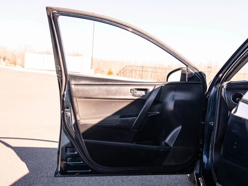 Used 2018 Toyota Corolla LE image 26