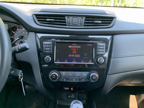 Used 2020 Nissan Rogue S image 17