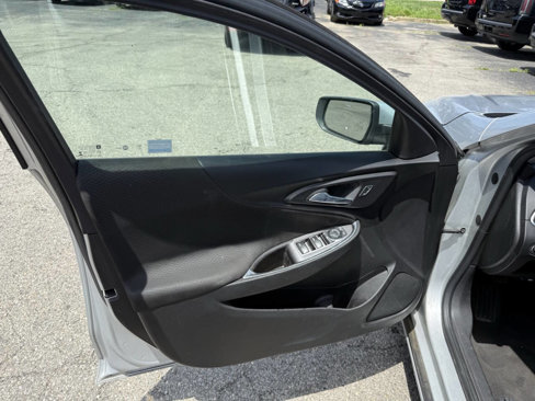 Used 2016 Chevrolet Malibu LT image 21
