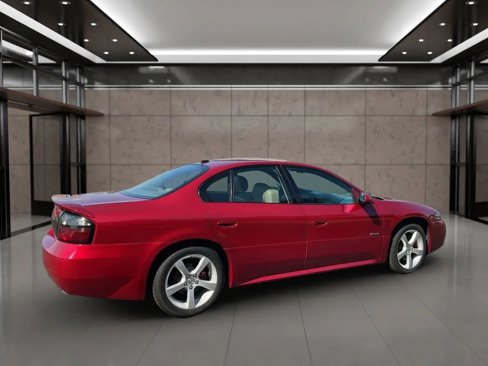 Used 2005 Pontiac Bonneville GXP image 10