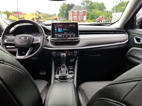 Certified 2022 Jeep Compass Latitude image 9
