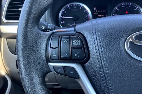 Used 2019 Toyota Highlander Plus image 19