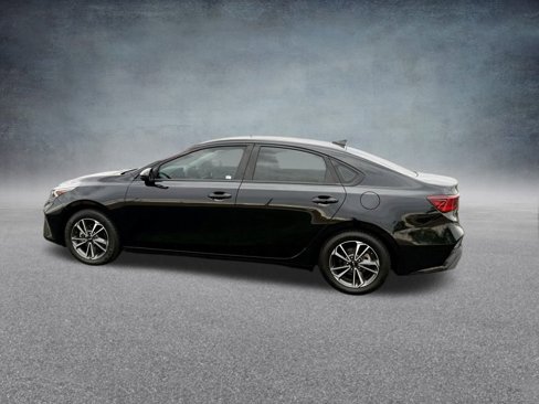 Used 2023 Kia Forte LXS image 8