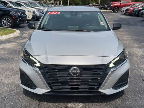 Used 2024 Nissan Altima 2.5 SV image 9
