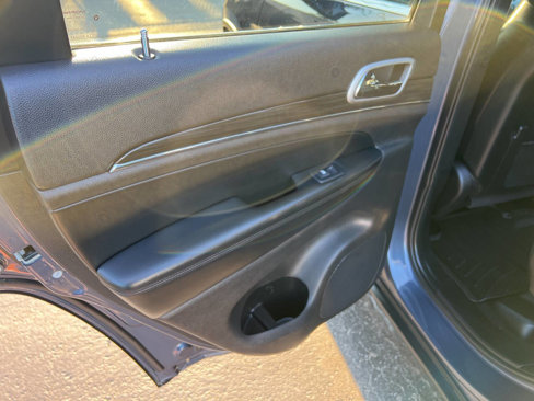 Used 2019 Jeep Grand Cherokee Limited image 14