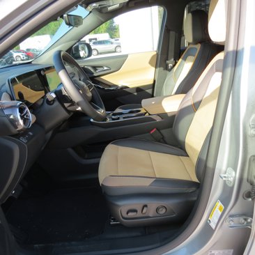 Used 2025 Chevrolet Equinox ACTIV w/ Safety and Technology Package image 13