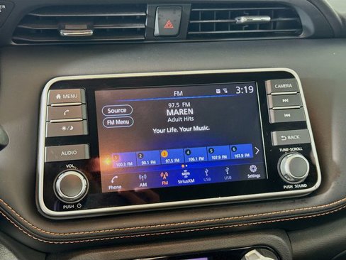 Used 2018 Nissan Kicks SR image 18