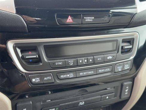 Used 2018 Honda Pilot Touring image 27