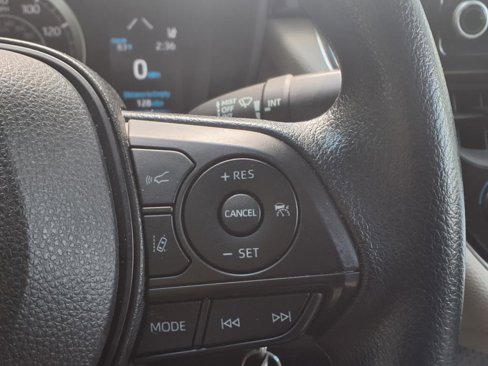 Used 2022 Toyota Corolla LE image 18