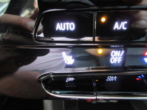 Used 2023 Chevrolet Bolt LT w/ Infotainment Package image 31