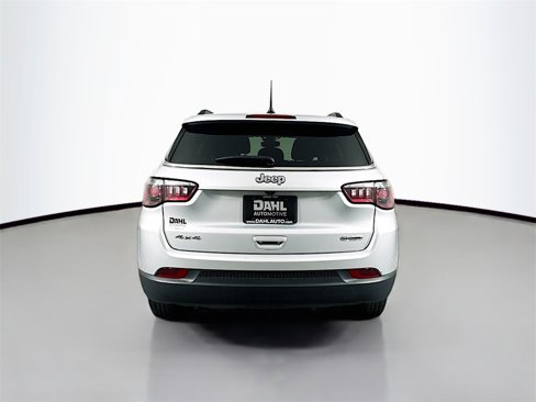 Used 2024 Jeep Compass Latitude image 14