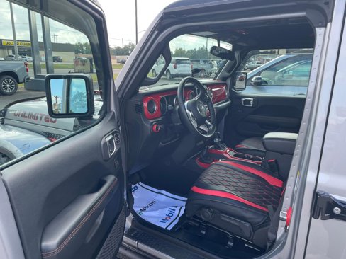 Used 2018 Jeep Wrangler Unlimited Sahara image 8