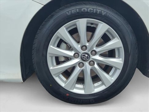 Used 2020 Toyota Camry LE image 20