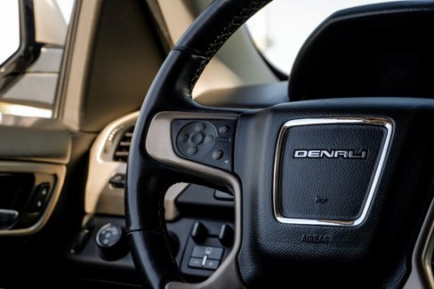 Used 2015 GMC Yukon XL Denali w/ Premium Package image 17