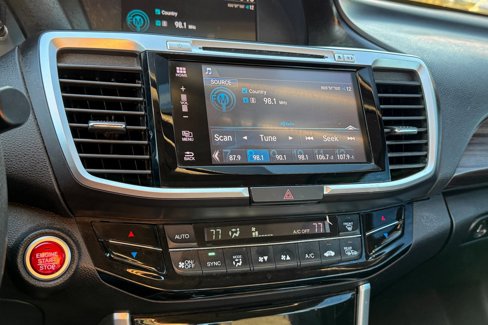 Used 2017 Honda Accord EX image 19