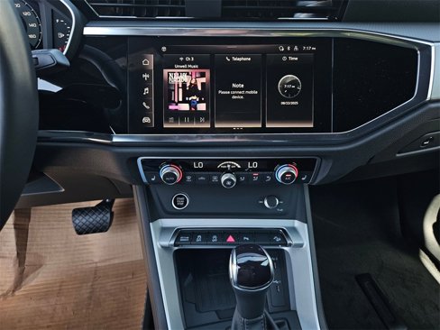 New 2025 Audi Q3 2.0T Premium image 15
