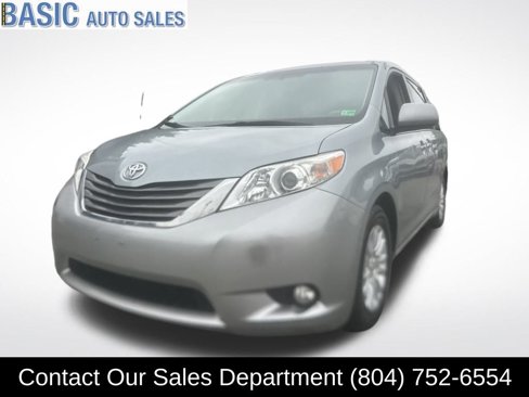 Used 2014 Toyota Sienna XLE image 1