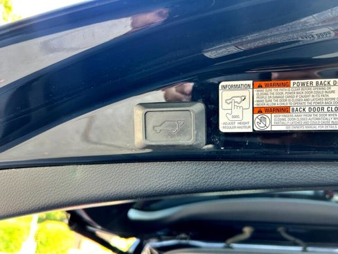 Used 2013 Toyota RAV4 Limited image 35